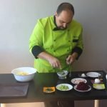 Receta de Ensalada templada de salm&oacute;n ahumado