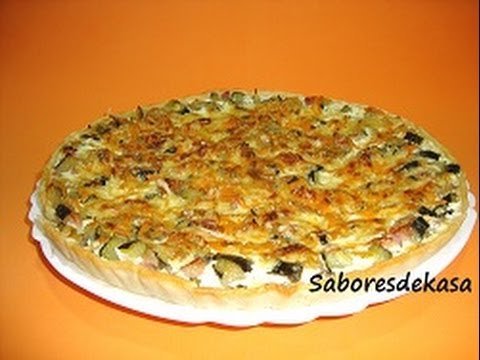 Receta de Tarta salada de calabacín con cebolla y bacon