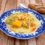Receta de Sopa de nopales en caldillo de jitomate