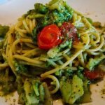 Receta de Espaguetis con pesto siciliano y endibia