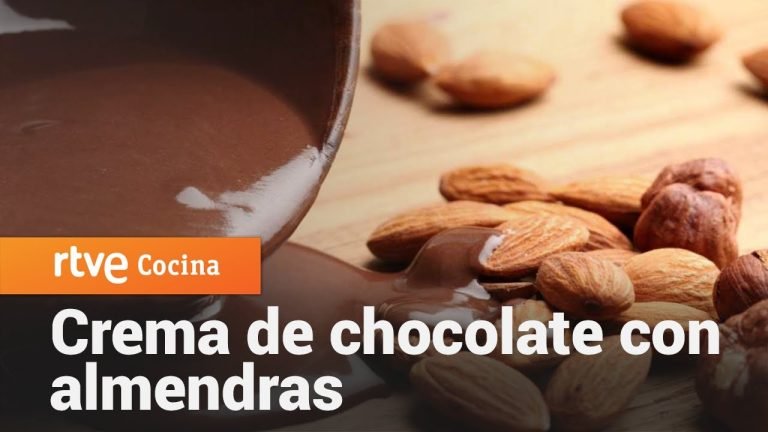 Receta de Crema de chocolate con almendras