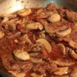Receta de Salchichas picantes con verduras fritas