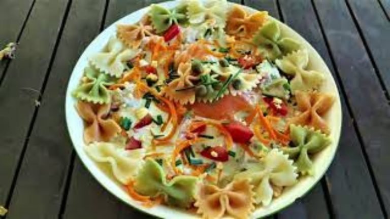 Receta de Ensalada de pasta con salmón y alcaparras