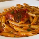 Receta de Penne en sal de trufas or&eacute;gano y parmesano