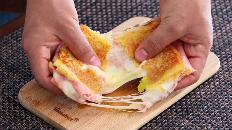 Receta de Sándwich de jamón y queso con mantequilla