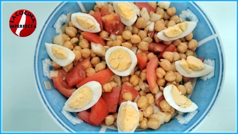 Receta de Ensalada de garbanzos con tomate y huevo