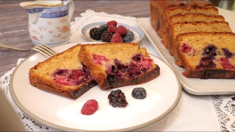 Receta de Bizcocho de yogur de frutas del bosque