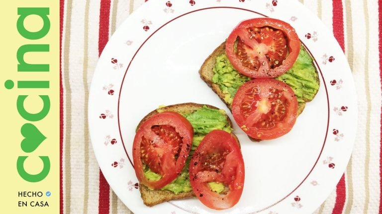 Receta de Tostadas de aguacate y tomate