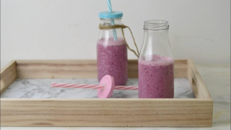 Smoothie de frutos rojos y plátano
