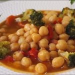 Receta de Guiso de gallo al vino