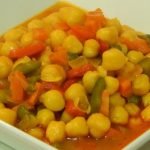 Receta de Garbanzos fritos con patatas y huevos