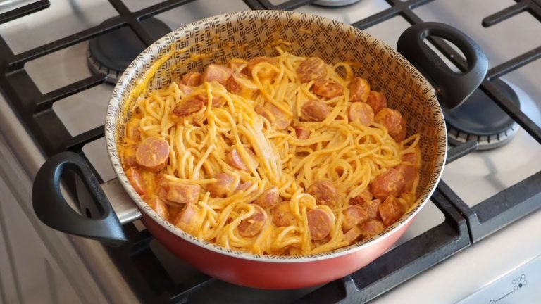 Receta de Espaguetis con salchicha y salsa de tomate