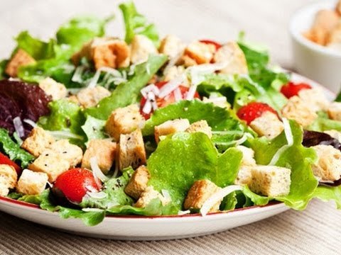 Receta de Ensalada César con fruta