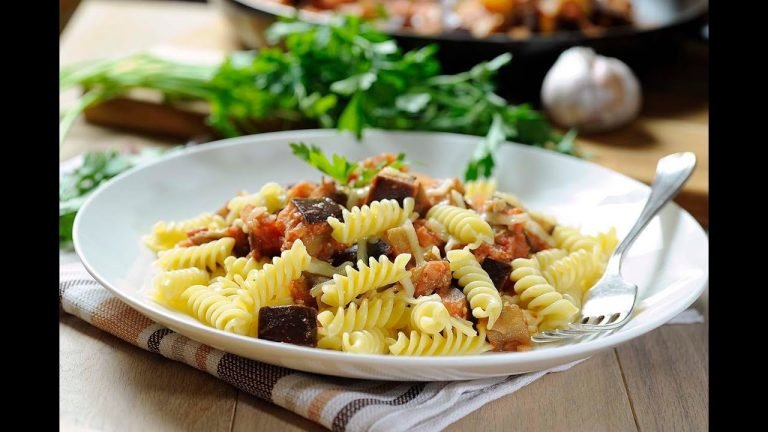 Receta de Fusilli en salsa de berenjenas