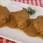 Receta de Salchichas con pur&eacute; de patata y queso