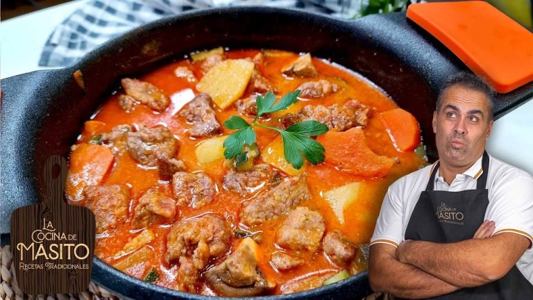 Receta de Patatas guisadas con carne y verduras