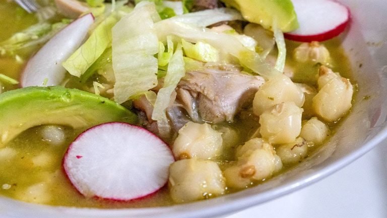 Receta de Pozole verde de pollo