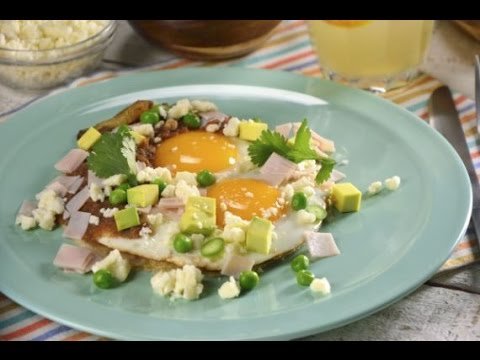 Receta de Huevos motuleños con plátano