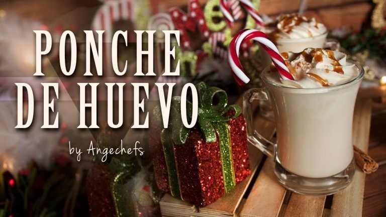 Ponche de huevo navideño