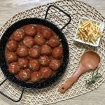 Receta de Costillas de res con patatas fritas