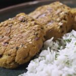 Receta de S&aacute;ndwich de pollo bacon y huevo