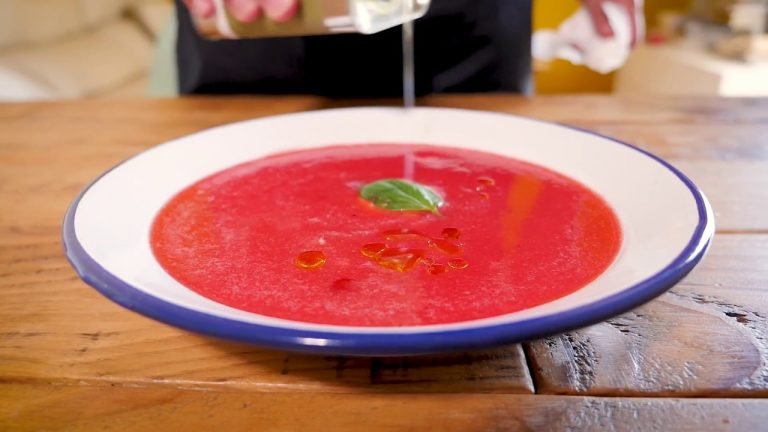 Receta de Gazpacho de sandía con albahaca