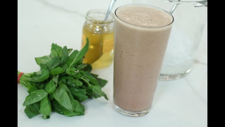 Batido de fresa y albahaca