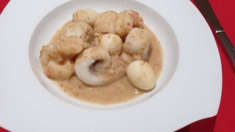 Receta de Filetes de lenguado rellenos en salsa de almendras