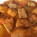Receta de Guiso de gallo al vino
