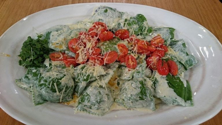 Receta de Raviolis en salsa de verdeo y tomillo.
